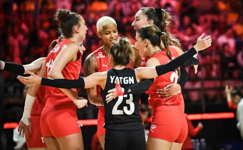 世锦赛决赛爆出冷门!罗马爆冷洛杉矶湖人,争冠形势突变(洛杉矶宣布进入紧急状态) 世锦赛决赛爆出冷门!罗马爆冷洛杉矶湖人,争冠形势突变(洛杉矶宣布进入紧急状态)